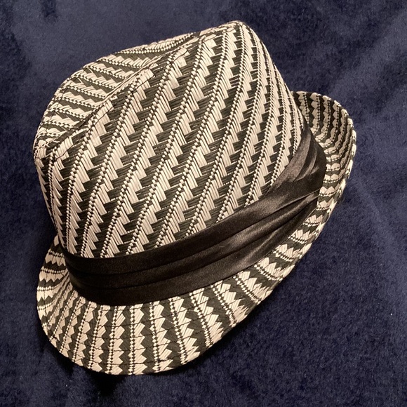 ⭐️ Host Pick!!!! ⭐️ - Unisex Woven Straw Hat Black White Satin Band - Picture 9 of 11